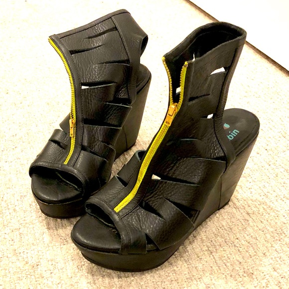 Faryl Robin zip-up cutout booties - Picture 2 of 5